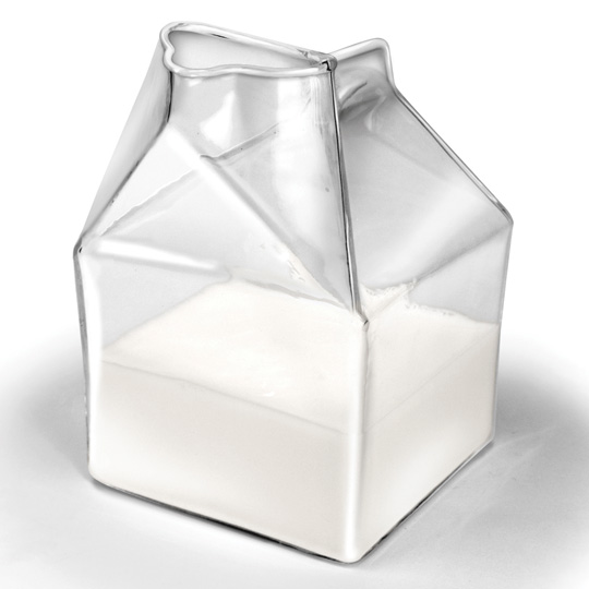 Молочник Milk package - Glass Молочник Milk package - GlassДля чая и кофе<br>Вечный пакет молока, не бумажный, а выполненный в стекле. Отличная дизайнерская шутка! <br> <br> Зачем выдумывать велосипед?, Все гениальное просто! - все эти высказывания являются девизом нашей линии стеклянных и фарфоровых ёмкостей. <br> <br> <br> <br> bВ чем плюсы:b <br> <br> Очень оригинальный и красивый молочник для воскресных или повседневных семейных завтраков. <br> <br> Сделана ёмкость из прочного и прозрачного стекла. <br> <br> Упакована в плотную картонную коробку. <br> <br> Можно мыть в посудомоечной машине.<br>...<br><br>Вес г: 204