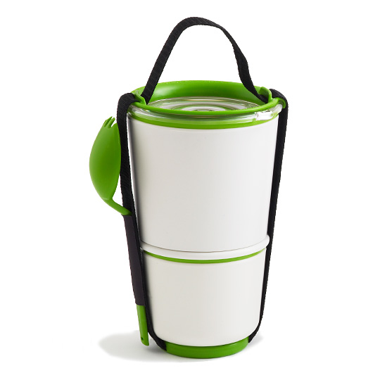 Ланчбокс Clever Pot / Зеленый Ланчбокс Clever Pot / ЗеленыйЛанч-боксы и контейнеры для еды<br>Здоровый ланч - это заботливо приготовленная дома еда. Не важно, выходные на пикнике или обычный день в офисе, никакой фаст-фуд не заменит домашнюю пищу! Так что бери еду с собой и будь здоров!В чём плюсы: В ланчбоксе два отдельных контейнера, которые крепятся друг к другу. Объем большой чаши - 550 мл, маленькой - 300 мл. В комплекте прилагается вилка, которая хитро крепится к ланчбоксу. 100% герметичен. Когда они стоят в шкафу и не нужны тебе, помести маленькую чашу в большую для компактного хранени...<br><br>Цвет: Зеленый<br>Вес г: 355