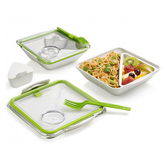 Ланчбокс Healthy Lunch - Green Ланчбокс Healthy Lunch - GreenЛанч-боксы и контейнеры для еды<br>Здоровый ланч - это заботливо приготовленная дома еда. Не важно, выходные на пикнике или обычный день в офисе, никакой фаст-фуд не заменит домашнюю пищу! Так что бери еду с собой и будь здоров!В чём плюсы: В ланч-боксе два отделения, чтобы еда не смешивалась. Одно из отделений закрывается крышкой. Есть специальная чашечка для соуса. Объём основного отделения - 600 мл, отделение с крышкой - 150 мл, ёмкость для соуса - 50 мл. В комплекте вилка, которая крепится к крышке ланч-бокса. 100% герметичен. Мож...<br><br>Вес г: 480