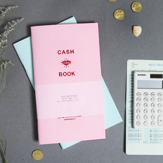 Планинг расходов Wave Cash Book / Розовый Планинг расходов Wave Cash Book / РозовыйТематические<br>В чём плюсы:<br> В планинге расходов 64 странички.<br> Внутри планинга<br>- финансовый план на год (2 страницы);<br>- информация об имеющихся счетах (2 страницы);<br>- разворот карты мира;<br>- план путешествий и трат на ближайшее время (2 страницы);<br>- доходырасходы в течении дня + подведение итогов (52 страницы);<br>- подведение итогов расходов (2 странички); <br>- страничка для персональной информации владельца;<br> Не привязан к датам, можно начинать вести в любое время года. <br> Компактный размер позволит везде бр...<br><br>Цвет: Розовый<br>Вес г: 124