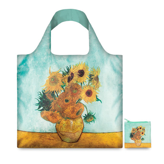 Сумка-авоська компактная Museum Van Gogh / Sunflowers Сумка-авоська компактная Museum Van Gogh / SunflowersСкладные сумки, авоськи, органайзеры<br>Сумка-авоська с красивым и забавным принтом, которая, к тому же, умеет сворачиваться в очень компактный квадратик.<br>С ней можно смело ходить в продуктовые магазины или носить в ней сменную обувь. Забудь о пакете с пакетами в углу на кухне!<br><br><br>В чём плюсы:<br> Складывается в компактный чехольчик на молнии, который можно положить в карман, сумку или чемодан.<br> В разложенном виде внутри сумки есть небольшой кармашек, куда можно убрать чехольчик, чтобы он не потерялся, а также другие мелкие вещи.<br> Сумка...<br><br>Дизайн: Sunflowers<br>Вес г: 56