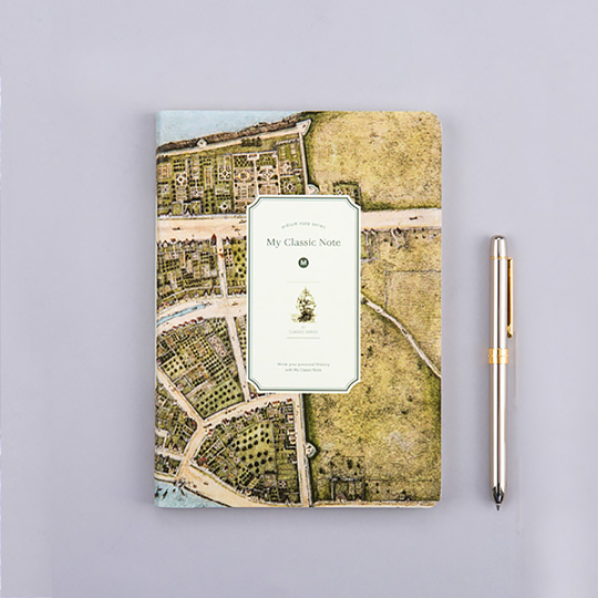 Блокнот Ancient Map / Map Блокнот Ancient Map / MapЛинованные<br>В чём плюсы:<br> В блокноте 128 листов.<br> Все листы расчерчены в линейку (интервал - 0,7 см).<br> Блокнот надежно прошит по корешку и запросто раскрывается на 180 градусов.<br> Отлично подойдет для ведения дневника путешественника, чтобы запомнить все самые яркие и важные моменты.<br> Приятная бумага, на которой хорошо проявляются любые ручки и маркеры.<br> Обложка в виде карты будет не переставая вдохновлять тебя на путешествия и открытие новых мест!<br>Размер (ВхШхГ): 13,5 х 19,5 х 1,2 см.<br>Материал: бумага.<br><br>Дизайн: Map<br>Вес г: 239