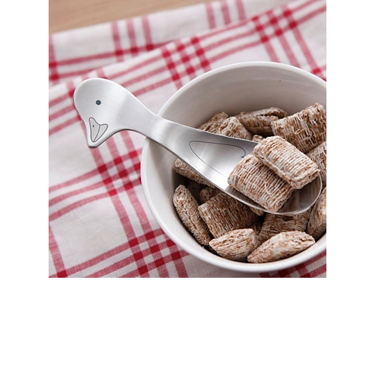 Ложка Duck Ложка DuckВеселая кухня<br>День становится прекраснее от мелочей, которые нас окружают. Пускай каждое твое утро будет добрым, а завтрак аппетитнее, если есть его этой веселой ложкой :)В чём плюсы: Оригинальная форма в виде утенка. Изготовлена из нержавеющей стали. Порадует как детей, так и взрослых!Размер: длина - 13,5 см.Материал: нержавеющая сталь.<br><br>Вес г: 43