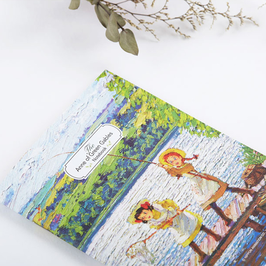 Тетрадь Ann Green Mini / Fishing Тетрадь Ann Green Mini / FishingТетради<br>В чём плюсы:<br> Всего 64 странички.<br> Страницы в крупную линейку.<br> Идеальна для учебных или творческих записей - и поднимет настроение даже во время очень скучного урока или долгой лекции.<br> Листы надежно прошиты скрепками.<br><br>Размер: 14 х 10,5 см.<br>Материал: бумага.<br><br>Дизайн: Fishing<br>Вес г: 45