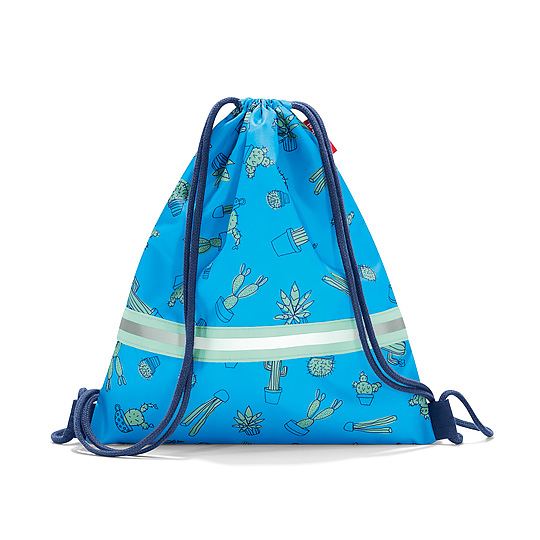 Мешок-рюкзак детский Mysac / Cactus Blue Мешок-рюкзак детский Mysac / Cactus BlueДетская комната<br>Детский мешок с универсальным применением! Пригодится для поездок за город и путешествий, а также незаменим тем, кто посещает спортивные секции и кружки.<br><br><br>В чём плюсы:<br> Объем мешка - 5 л.<br> Выполнен из прочного водоотталкивающего материала.<br> Светоотражающие элементы обеспечат дополнительную безопасность на улице.<br> Отлично подойдет для хранения сменки в школе, тем более, что он легко и быстро затягивается с помощью шнурков.<br> Мешочек можно перекинуть через плечо с помощью лямок, а можно просто...<br><br>Дизайн: Cactus Blue<br>Вес г: 63