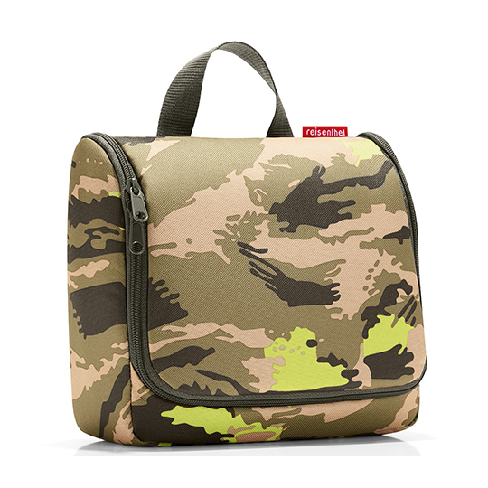 Косметичка дорожная Toiletbag Color / Camouflage Косметичка дорожная Toiletbag Color / CamouflageКосметички<br>Отличная сумка для путешественников, которая позволяет взять с собой всё необходимое и даже больше.В чём плюсы: Внутри:- вместительное отделение объемом 3 литра- 4 сетчатых кармашка- на крышке с внутренней стороны 2 кармана на молнии- петелька для мелочей- так же можно прикрепить зеркало на липучку или снять его Надежно закрывается на молнию. Специальный крючок позволяет подвесить её в ванной и облегчить доступ к косметике и аксессуарам. Полукруглая форма с удобной застежкой-молнией. Широкие лямки с ...<br><br>Дизайн: Camouflage<br>Вес г: 249