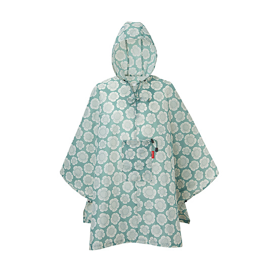 Дождевик Mini Maxi / Bloomy Дождевик Mini Maxi / BloomyДождевики<br>Выходя из дома, нужно быть готовым ко всему!<br>Компактный и невероятно легкий плащ от дождя не займет много места в сумке или рюкзаке, но спасет тебя в случае непогоды.<br>Дождевик сворачивается внутрь собственного внешнего кармана, застегивается на кнопки подмышками.<br><br><br>В чём плюсы:<br> Сделан из плотной водоотталкивающей ткани.<br> Широкий воротник облегчает надевание дождевика.<br> Застегивается на кнопки подмышками.<br> Нежный цветочный принт не даст загрустить даже в непогоду!<br> Размер - one size.<br><br>Раз...<br><br>Дизайн: Bloomy<br>Вес г: 178