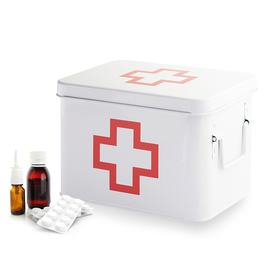 Контейнер для лекарств First-aid Контейнер для лекарств First-aidОрганизация хранения<br>Если ты устал постоянно искать необходимые лекарства по всему дому, которые вечно теряются в самый неподходящий момент, то контейнер для лекарств создан специально для тебя. <br>Сам себе Айболит!<br><br><br>В чём плюсы:<br> В контейнере два уровня для лекарств.<br> В нижнем уровне 5 отсеков, где удобно отдельно хранить мази, таблетки, бинты и т. п.<br> Верхний уровень позволяет хранить мелкие предметы для ежедневного лечения.<br><br>Размер (ВхШхГ): 21,5 x 15,5 x 14 см.<br>Материал: металл.<br><br>Вес г: 1038