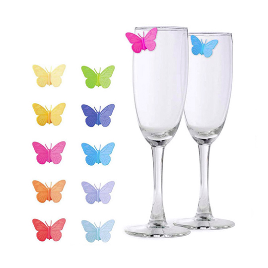 Маркеры для бокалов Drink Wings, набор 10 шт. Маркеры для бокалов Drink Wings, набор 10 шт.Аксессуары для сервировки<br>Идешь на праздник без подарка? Не надо так. На помощь к тебе уже летят разноцветные оригами поделки. Добавь к ним бутылку хорошего вина и ты станешь примерным гостем вечеринки.<br><br>В чём плюсы:<br> В набор входит 10 разноцветных маркеров для бокалов.<br> Аксессуары в форме бабочек забавно дополнят вечеринку.<br> Маркеры крепятся на поверхность бокала или стакана с помощью маленькой присоски.<br> С маркерами для бокалов никто из гостей не перепутает свой вишневый сок с чьим-то красным вином :)<br> Добавь к этому...<br><br>Вес г: 39