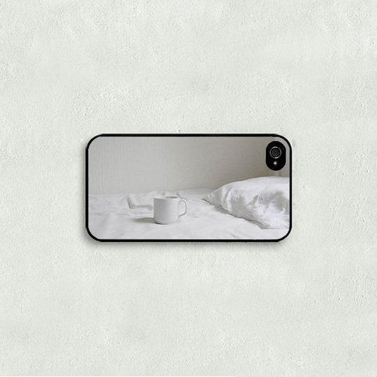 Чехол для телефона Morning - iPhone 5,5S,SE Чехол для телефона Morning - iPhone 5,5S,SEЧехлы для iPhone 5 / 5s / SE<br>Любишь быть оригинальным? Теперь есть отличная возможность выразить себя в выборе нестандартного чехла для iPhone.<br>Он с легкостью отразит твое сегодняшнее настроение, а благодаря широкой линейке дизайнов каждый найдет себе что-то по душе!<br><br><br>В чём плюсы:<br> Твой гаджет точно не останется незамеченным.<br> Прорезиненные края не позволят телефону внезапно выскользнуть рук.<br> Невероятно приятный на ощупь.<br> Есть доступ ко всем необходимым кнопкам и разъемам.<br> Упакован в стильную черную картонную коробо...<br><br>Вес г: 29