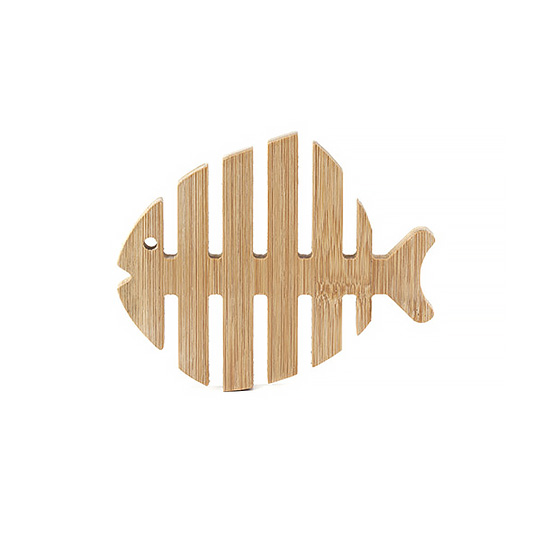 Подставки под стаканы Bamboo Fish, набор 4 шт. Подставки под стаканы Bamboo Fish, набор 4 шт.Для чая и кофе<br>Стильный набор подставок под горячее для твоей гостеприимной кухни!<br><br>В чём плюсы:<br> В наборе 4 подставки в виде скелета рыбы.<br> Подставки прочные и жёсткие, надёжно защитят поверхность от горячей посуды, так что никаких следов не остается.<br> Поверхность подставок легко протирается влажной тряпочкой, если на ней останутся разводы.<br> Станут великолепным дополнением к сервировке стола.<br>Размер: 3,6 х 1,3 х 4,5 см.<br>Материал: бамбук.<br><br>Вес г: 127
