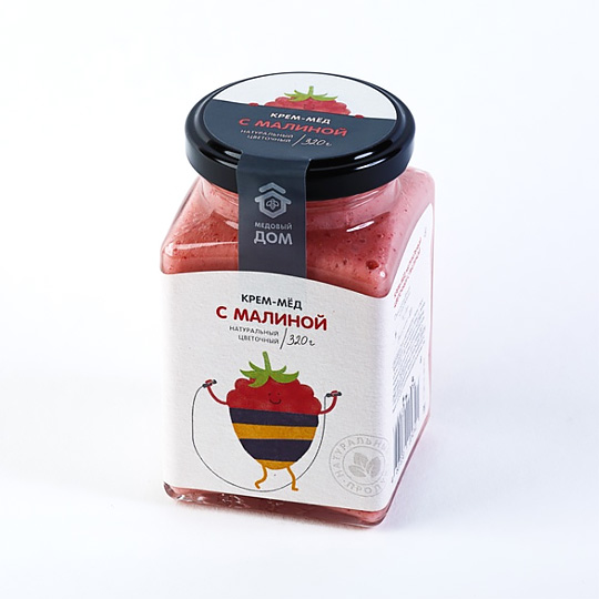 Мёд-суфле Floral / Малина Мёд-суфле Floral / МалинаМёд, варенье, мармелад<br>Натуральный мед в яркой баночке - идеальное дополнение здорового завтрака и отличная альтернатива сладостям для всей семьи. Жизнь медом не испортишь!<br><br>В чём плюсы:<br> Натуральный цветочный крем-мед.<br> Природные компоненты в составе помогают укреплять иммунитет и поднимают настроение.<br> Мёд приготовлен с помощью технологии постоянного перемешивания и c добавлением ягод.<br> Прекрасный повод попробовать новое и порадовать близкого человека по поводу и без повода. <br> Стеклянная баночка с плотно закручива...<br><br>Вкус: Малина<br>Вес г: 552