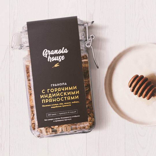 Гранола Granola House / Индийские пряности Гранола Granola House / Индийские пряности500 - 1000 р.<br>Гранола это мюсли запеченные до хруста. Готовится по классическому рецепту только из качественных продуктов, без масла, муки, сахара, ароматизаторов и клейстеров. Это находка для тех, кто следит за здоровьем, правильным питанием и ведёт здоровый образ жизни!<br><br><br>В чём плюсы:<br> В баночке 400 грамм хрустящей гранолы.<br> В составе только натуральные продукты: овсянка, орехи, мёд,пряности и больше ничего!<br> Гранола с индийскими пряностями имеет характерную имбирную остроту и мягкий<br>привкус пряника.<br>...<br><br>Вкус: Индийские пряности<br>Вес г: 1147