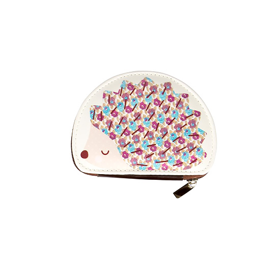 Маникюрный набор Hedgehog / Голубой Маникюрный набор Hedgehog / ГолубойМаникюрные наборы<br>Ёжик долго бродил по лесу, собирая цветы на своих колючках, чтобы поднять тебе настроение и помочь привести ручки в порядок. В любой ситуации он выручит тебя и спасет твой маникюр!<br><br>В чём плюсы:<br> В маникюрный набор входит<br>- ножницы;<br>- щипчики;<br>- пинцет;<br>- пилочка;<br>- палочка для кутикулы;<br> Каждый инструмент фиксируется на своем месте мягкой петелькой.<br> Весь набор надежно закрывается на молнию.<br> Для удобства использования раскрывается на 180 градусов, как книжка.<br>Размер (ВхШхГ): 8 х 11 х 2 ...<br><br>Цвет: Голубой<br>Вес г: 66