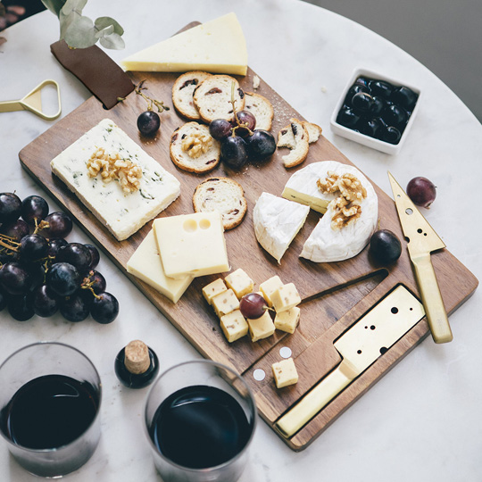 Доска для нарезки сыра и 2 ножа 'Cheese Village'