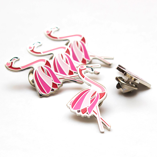 Брошь Sasha Unisex Flamingo Брошь Sasha Unisex FlamingoБижутерия<br>Яркая и оригинальная брошка, которую хочется прикрепить сразу на рюкзак, пиджак, пенал, футболку, да куда угодно! <br><br>В чём плюсы:<br> Небольшая брошка, которая отлично дополнит повседневный наряд.<br> Оригинальный яркий дизайн станет изюминкой образа!<br> Крепится с помощью надежной металлической застежки.<br> Легкая как пёрышко!<br><br>Размер (ВхШхГ): 3,5 х 2 см.<br>Материал: металл.<br><br>Вес г: 3