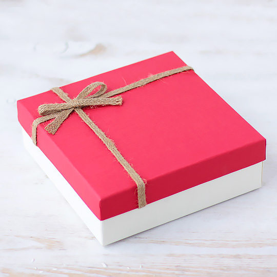 Коробка подарочная 'Red Surprise'