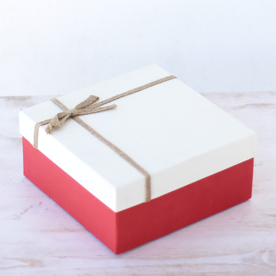 Коробка подарочная 'White Surprise' / L