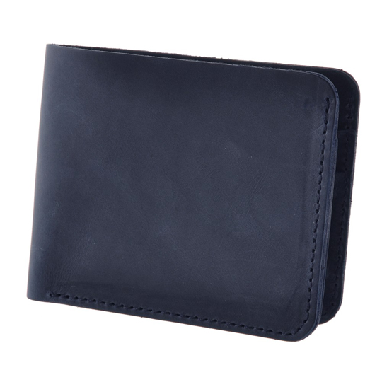 Кошелек Pouch / Синий Кошелек Pouch / СинийСо сложением<br>Стильное компактное портмоне, сделанное вручную, идеально подойдет<br>как для мужчины, так и для женщины.<br><br>В чём плюсы:<br> Одно отделение для купюр.<br> 4 отделений для карточек и визиток.<br> Подходит для любых банкнот, в том числе - для евро и долларов.<br> Благодаря отсутствию монетницы портмоне тоньше и компактнее.<br> Портмоне сделано вручную из натуральной кожи.<br> Упакован в крафтовую коробку.<br> Выделка данной кожи предполагает естественное появление на ней царапин и потертостей в ходе использования!<br> ...<br><br>Цвет: Синий<br>Вес г: 100