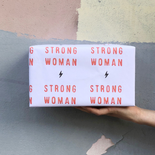 Бумага упаковочная 'Strong Woman'