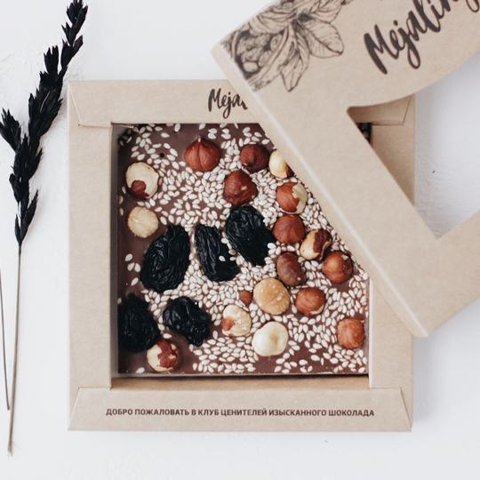 

Молочный шоколад 'Natural Sweet' - Фундук, изюм и кунжут