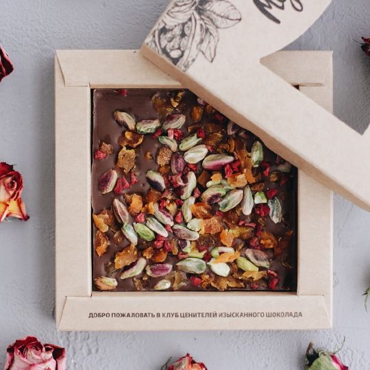 

Молочный шоколад 'Natural Sweet' - Фисташка, курага и малина