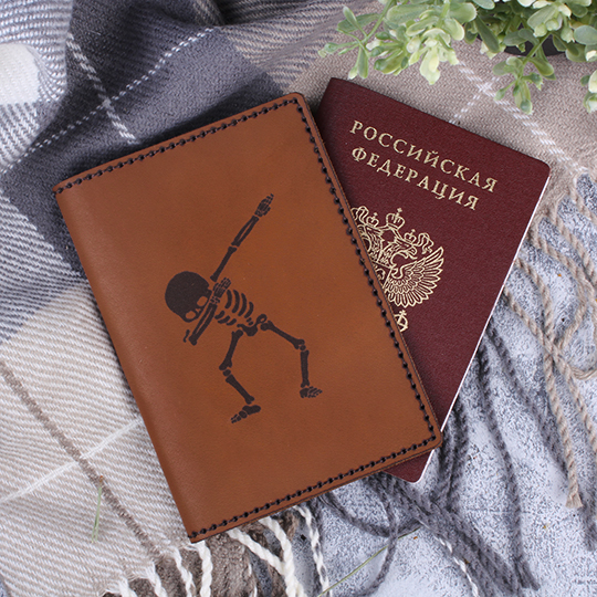 

Обложка для паспорта 'Skeleton' / Walnut