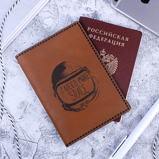 Обложка для паспорта 'Сosmonaut' / Ореховый