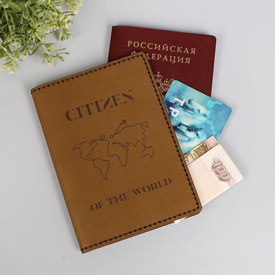 Обложка для паспорта 'Citizen of the world' / Ореховый