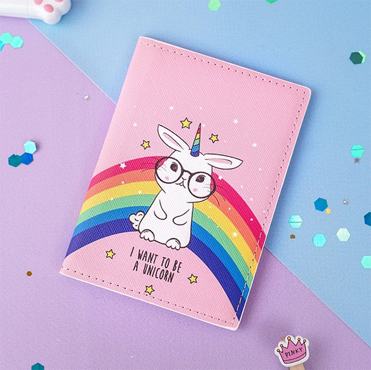 

Обложка для паспорта 'Be a unicorn'