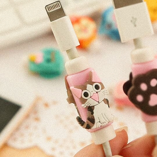 Фиксатор кабеля для гаджетов 'Cute'