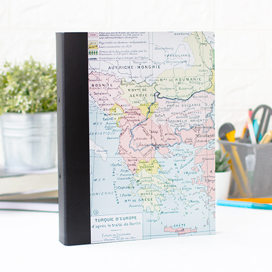 Папка на кольцах 'Around the world' / Map
