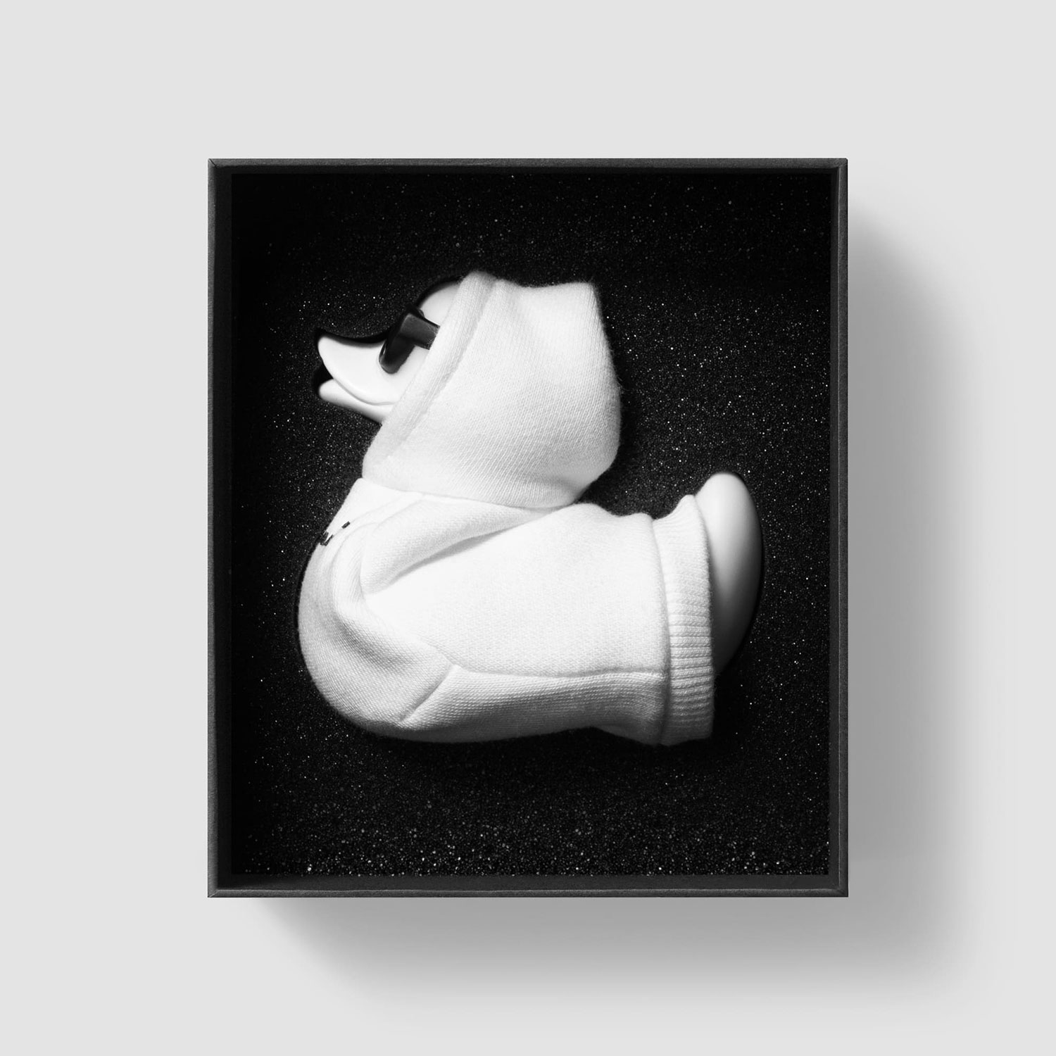 Фигурка 'Cool White Duck'