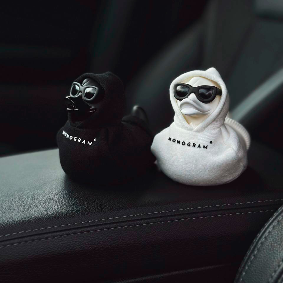 Фигурка 'Cool White Duck'