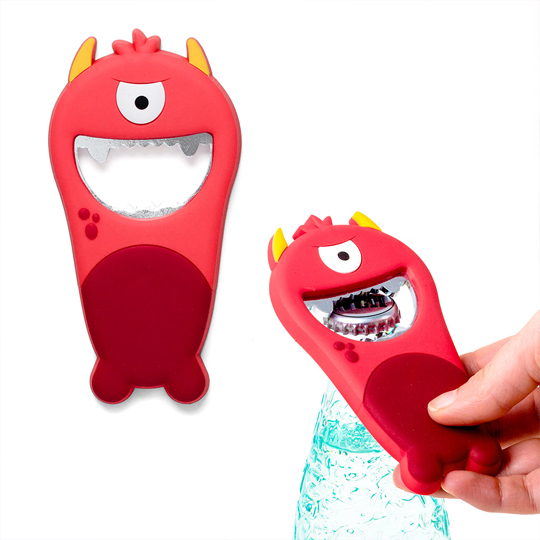 Открывалка магнитная 'Monster loves to drink'
