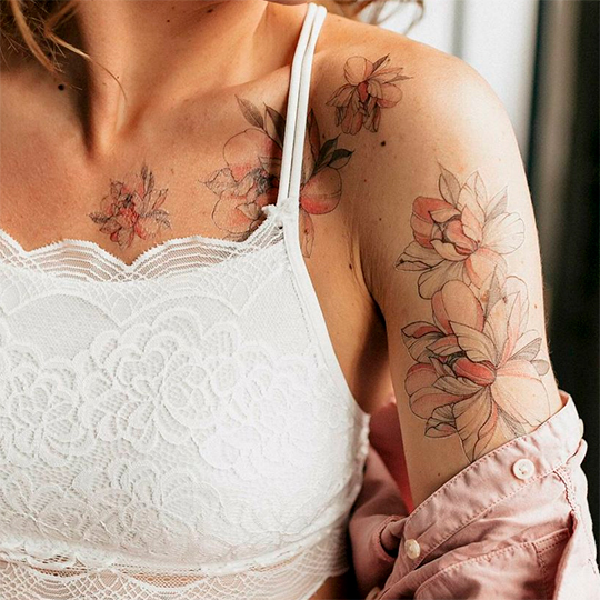 Татуировка 'Розовые цветы'