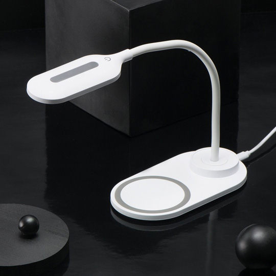Светильник с беспроводной зарядкой 'Lamp'