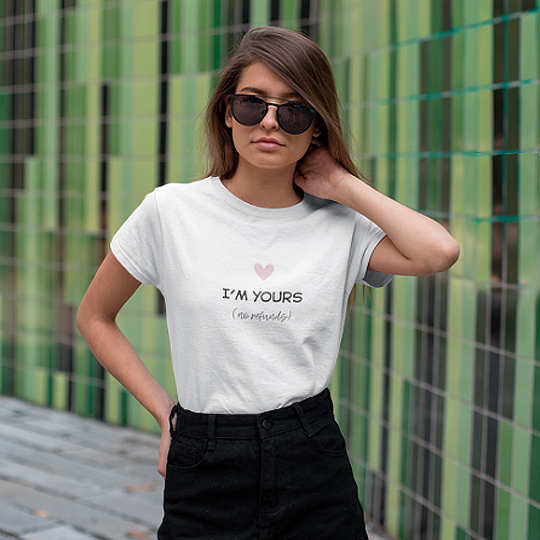 Футболка унисекс 'No refunds'