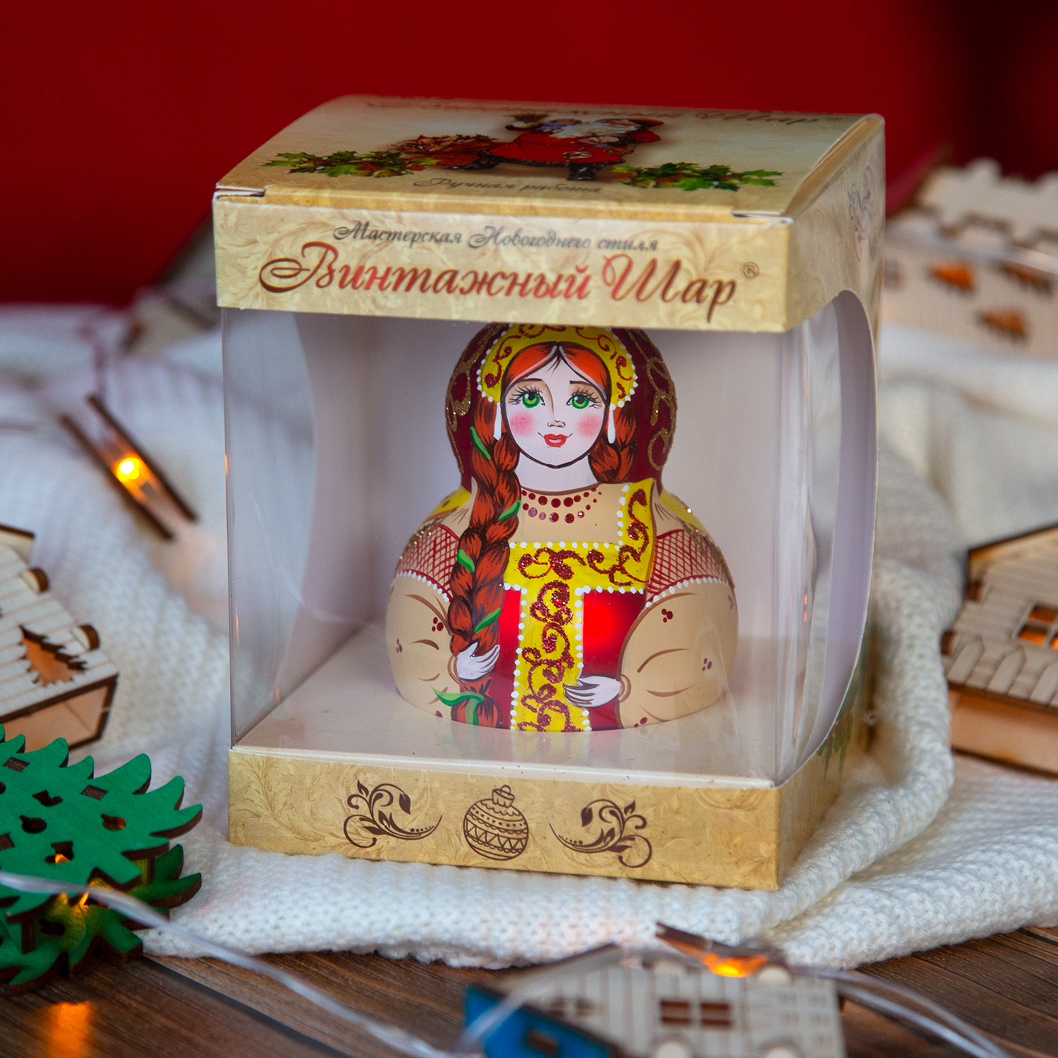 Игрушка елочная 'Девочка в русском сарафане'